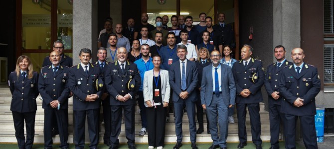 Entrano in Polizia locale e iniziano il corso altri 18 giovani agenti