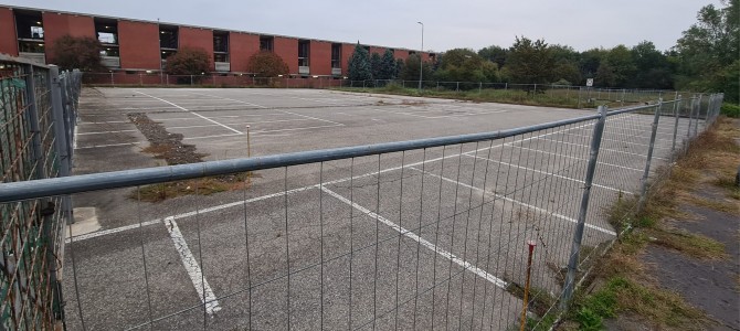 Cimitero di Bruzzano: parte del parcheggio diventa area verde depavimentata